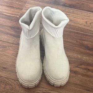 Women’s Cream Boots